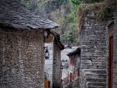 -高荡千年布依古寨旅游景区