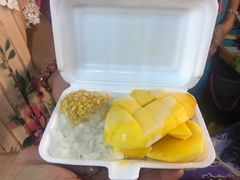 -芒果糯米饭摊子