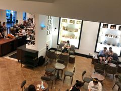 大堂-星巴克臻选(广州沙面店)