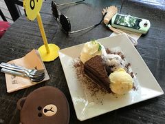 -莓园冰淇淋店