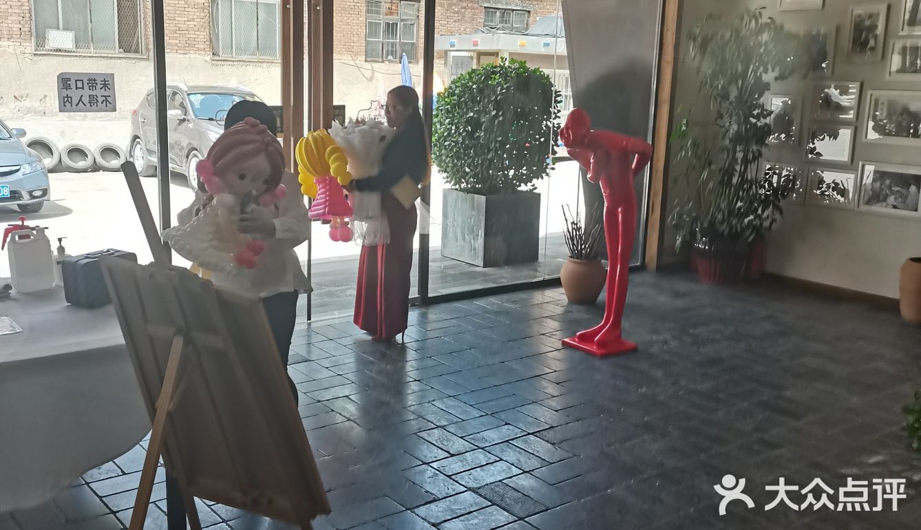我们三个人要了7个菜，才花了300多，确实菜美价廉
