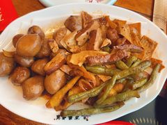 -老鼎万春卤菜(五代传承创始老店)