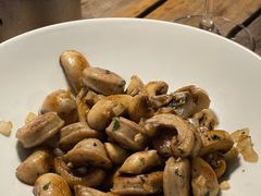 德国香肠炒蘑菇-MONICH牛排融合餐厅(和义大道购物中心店)