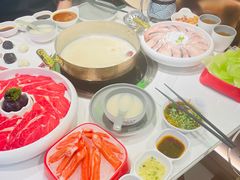 -洪氏嗨捞·广东猪肚鸡·椰子鸡火锅(西咸万象城店)