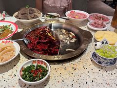 -红九格老火锅(三峡广场店)
