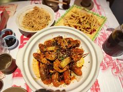 -肥肥虾庄·金牌油焖大虾(汉街SKP店)