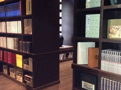 -钟书阁(松江泰晤士小镇店)