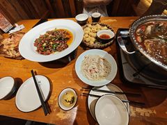 -老滇山寨•云南特色菜•地方菜•民族风情歌舞表演(金碧店)