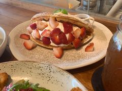 -ROAST coffee & eatery