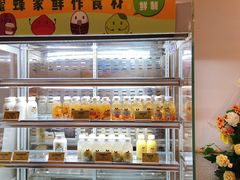 面包甜点陈列柜-三只蜜蜂蛋糕(东城店)