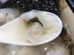 民国传统小馄饨-凤起龙游老面包子(凯德晶品店)