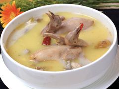 鸽子汤-小金鬼·煎饺·鸽子汤