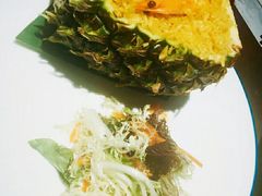 菠萝海鲜炒饭-美奈小馆·越南料理(中航城君尚购物中心店)