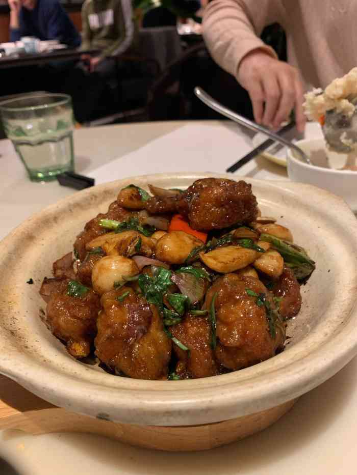 港丽餐厅(龙之梦长宁店)-"[薄荷]环境:和同事俩人打完疫苗过来觅.