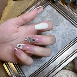 -隅日式美甲美睫專門店