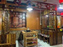 大堂-果松木炭酸菜铜火锅·外婆参鸡汤