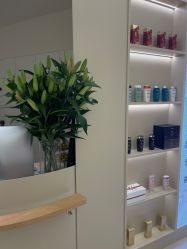 -Mentor Hair Salon