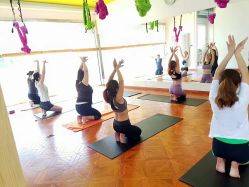 -一花一叶瑜伽生活馆