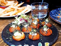 -layback cafe & bar