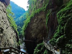 -龙水峡地缝景区