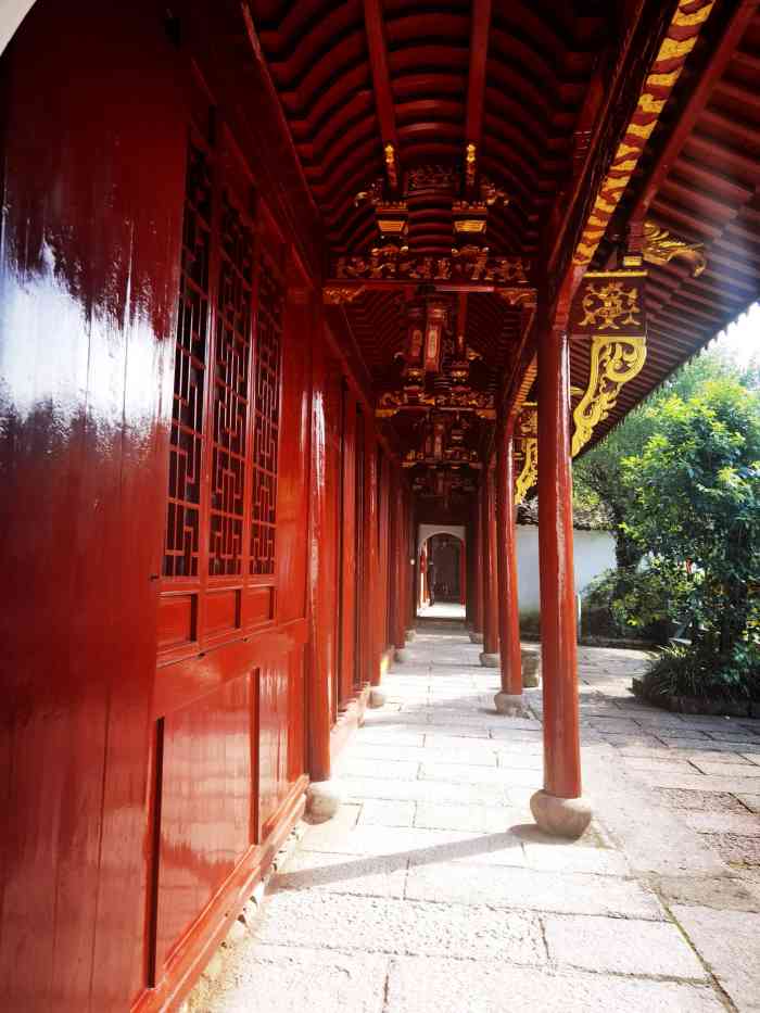 云岫寺-"在德清的一个山上.寺庙里没什么游客,但是."-大众点评移动版