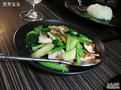 芦笋炒虾仁-Ruen Urai