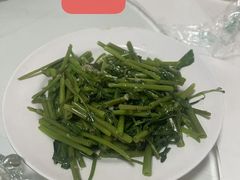 -布尔津河堤夜市