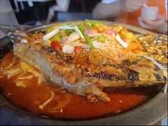 -鸣记脆皮烤鱼(三八广场店)