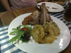 半脆皮烤猪肘-Paulaner·德国帕拉娜自酿啤酒餐厅(海上世界店)