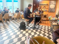 -星巴克臻选(莘庄仲盛店)