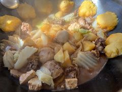 -粘豆包柴火铁锅炖