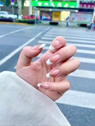 -小羽毛美甲美睫