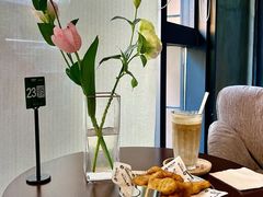 靠窗位-猩世界 | COFFEE BAR(苏宁广场店)