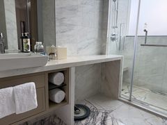 -上海漕河泾万丽酒店