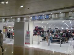 -优衣库(上海正大广场店)