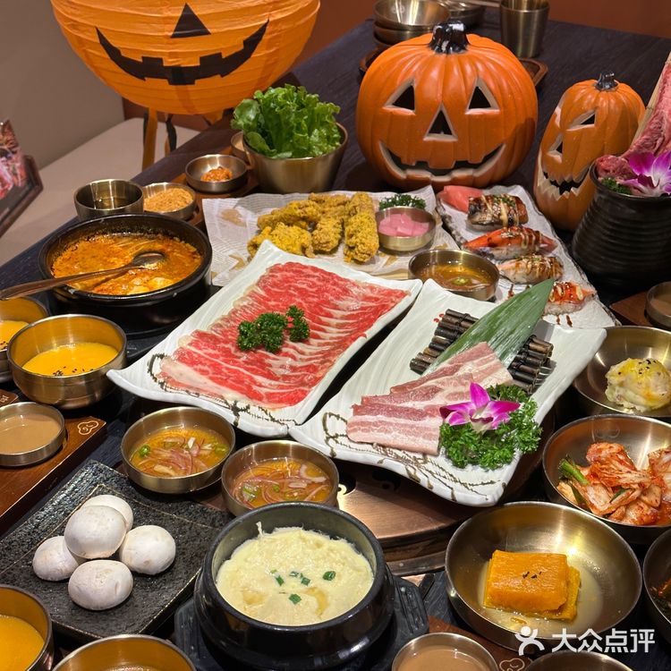 这家烤肉店万圣节氛围💯