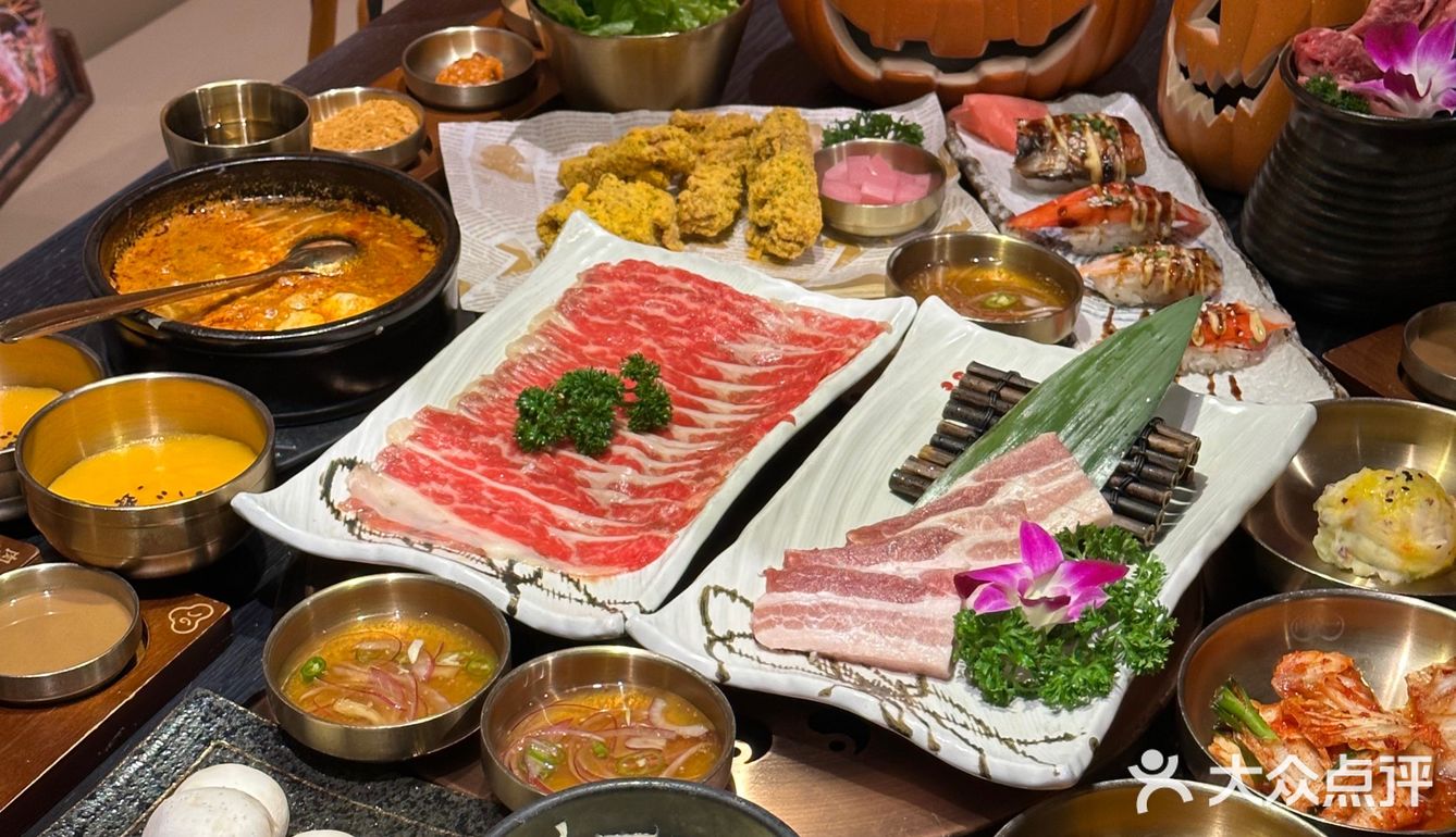 这家烤肉店万圣节氛围💯