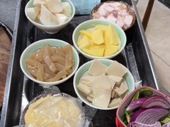 -咊记茅草棚柴火鸡(乌当店)