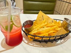 芝士混合薯条-CRAZYONES克芮旺斯西班牙餐厅(苏州中心店)