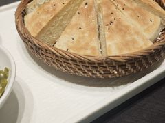 -艳阳天民俗村(公园路店)