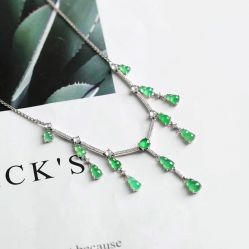 -北京七彩云南翡翠珠宝旗舰店(月坛店)