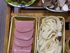 -刘少华贵州小黄牛·鲜牛肉火锅(总店)