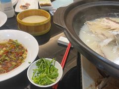 -香山湖家家宴(中山陵店)