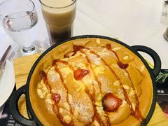 蛋香草莓松饼-威尼斯西餐厅(古镇店)