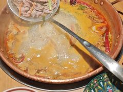 -洱火云南酸菜牛肉火锅(石景山当代商城店)