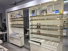 -视野联行眼镜•蔡司•依视路(温江店)