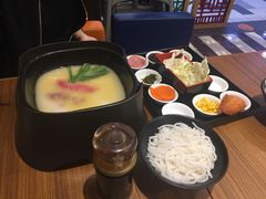 -阿香米线(大唐西市大润发店)