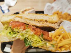 -The Habit Burger Grill 哈比特汉堡(爱琴海店)