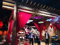 -老滇山寨•云南特色菜•地方菜•民族风情歌舞表演(金碧店)