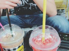 -莓园冰淇淋店
